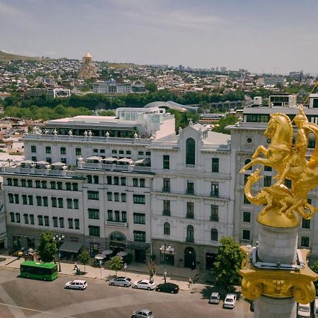 Hotel Monograph Freedom Square Tbilisi Exteriér fotografie Santiago skyline