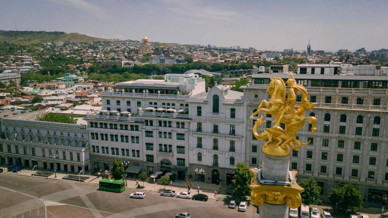 Hotel Monograph Freedom Square Tbilisi Exteriér fotografie Santiago skyline