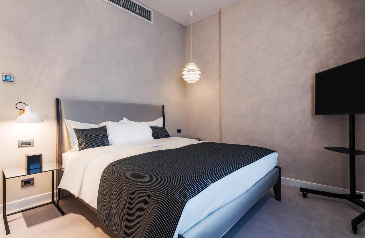 Hotel Monograph Freedom Square Tbilisi Exteriér fotografie A bedroom at the hotel