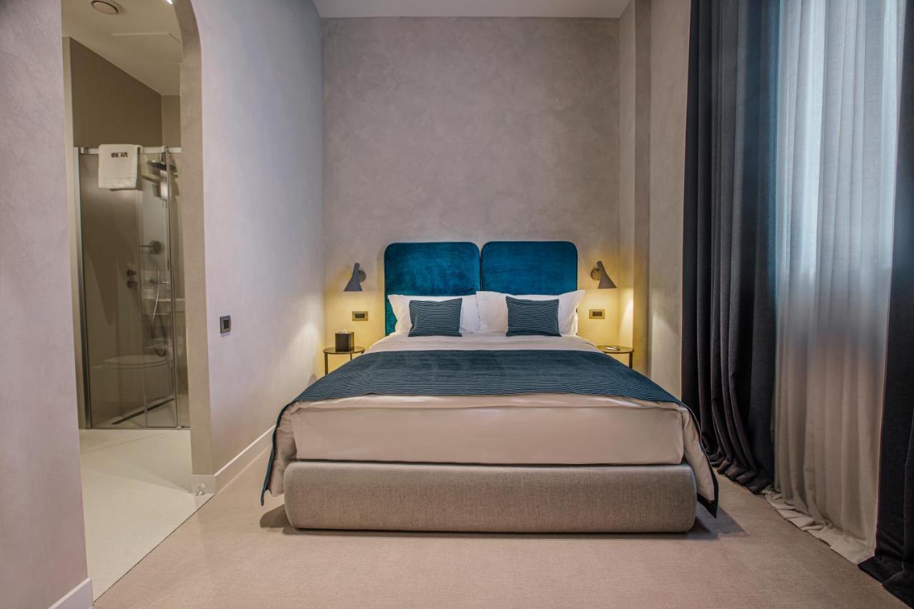Hotel Monograph Freedom Square Tbilisi Exteriér fotografie A bedroom at the hotel