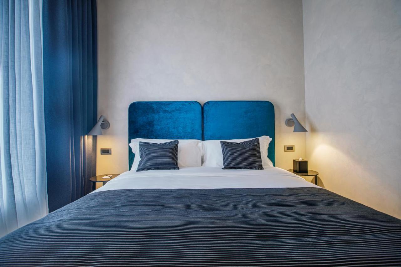Hotel Monograph Freedom Square Tbilisi Exteriér fotografie Deluxe room