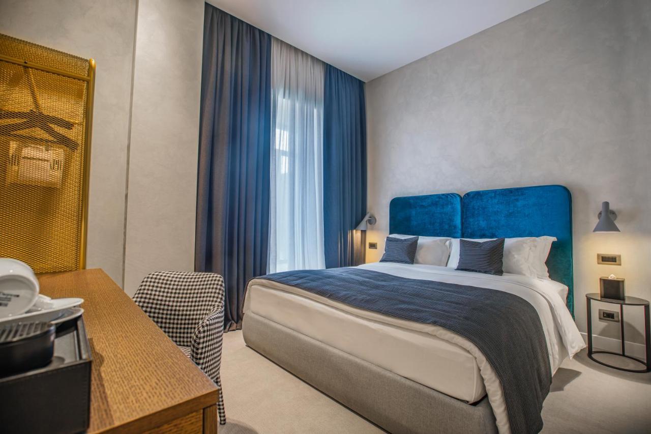 Hotel Monograph Freedom Square Tbilisi Exteriér fotografie A bedroom at the hotel