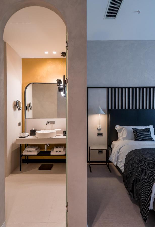 Hotel Monograph Freedom Square Tbilisi Exteriér fotografie Deluxe Room
