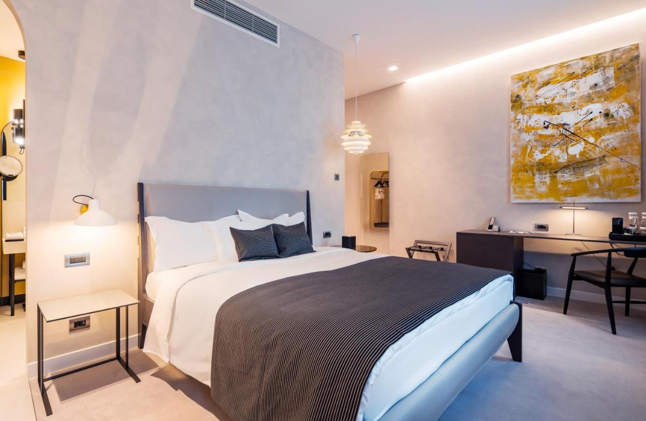 Hotel Monograph Freedom Square Tbilisi Exteriér fotografie Deluxe room