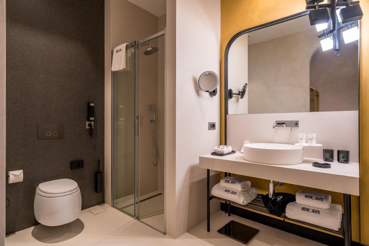 Hotel Monograph Freedom Square Tbilisi Exteriér fotografie Bathroom